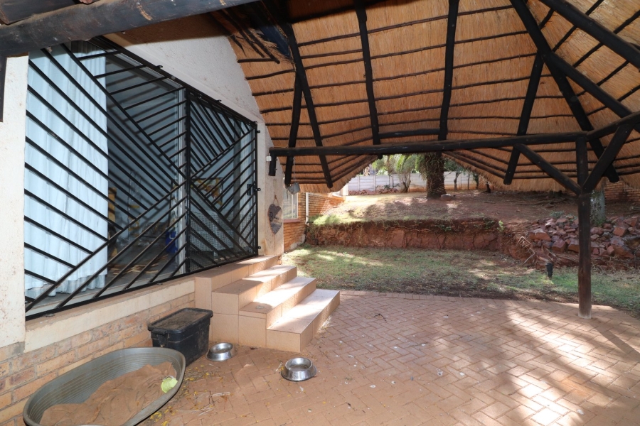 To Let 4 Bedroom Property for Rent in Wilkoppies North West